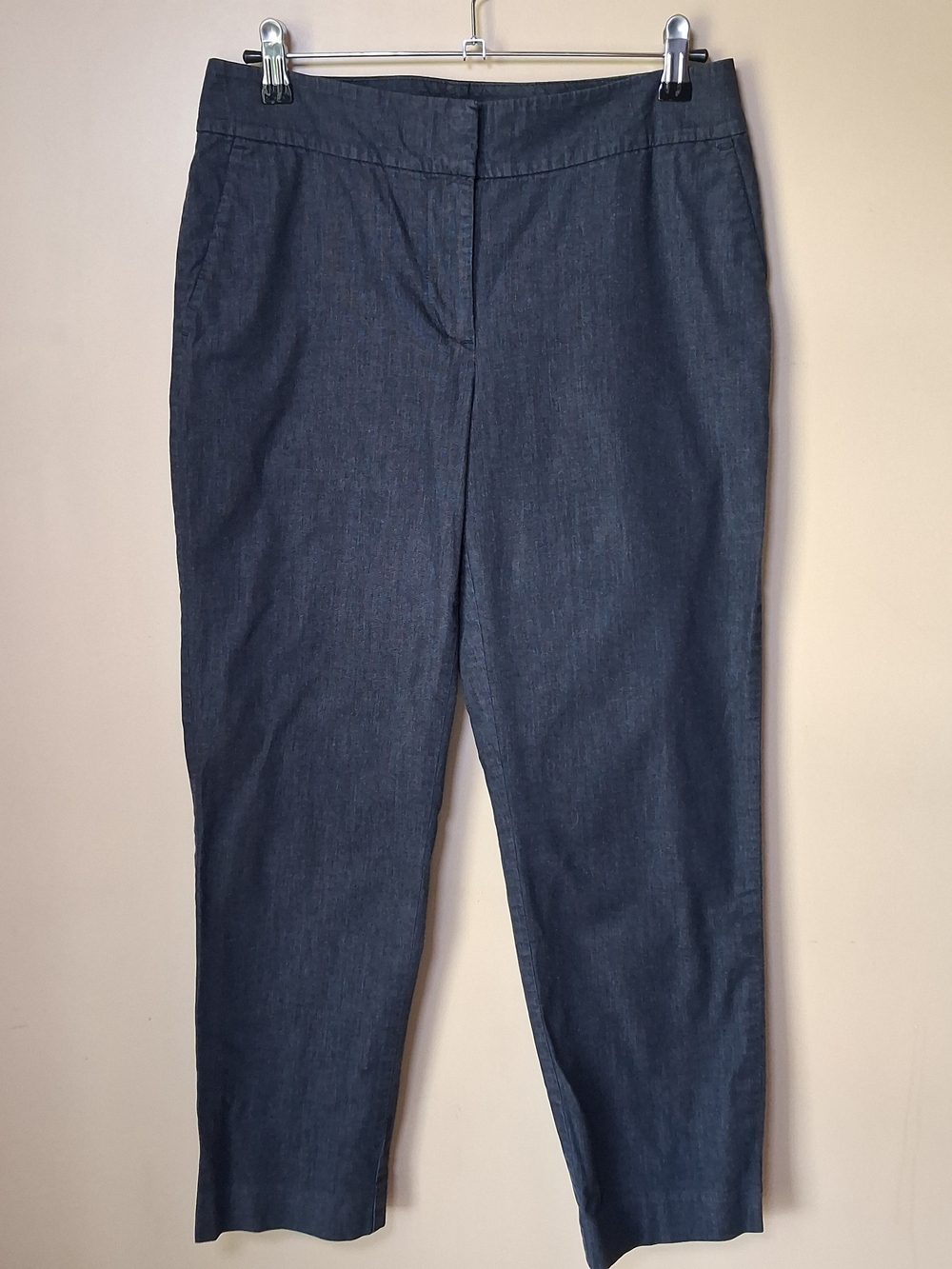 Banana Republic Women’s Curvy Dark Chambray Pants; Size 2